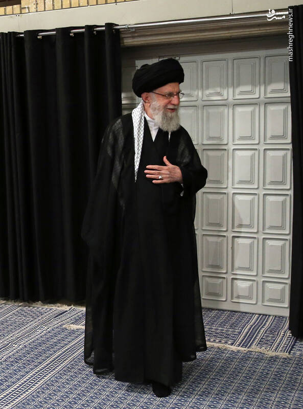 مراسم عزاداری شام غریبان حسینی با حضور رهبر انقلاب +عکس و فیلم