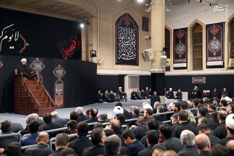 مراسم عزاداری شام غریبان حسینی با حضور رهبر انقلاب +عکس و فیلم