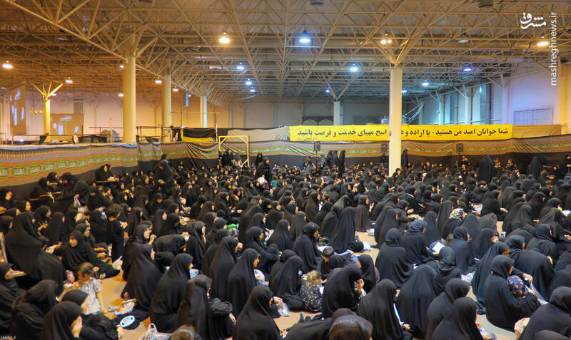 مراسم عزاداری شام غریبان حسینی با حضور رهبر انقلاب +عکس و فیلم