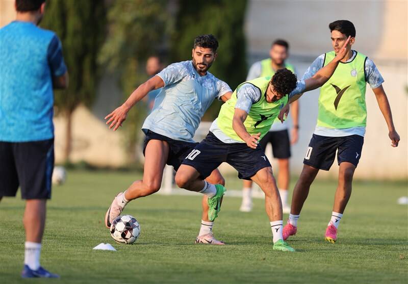 تکلیف وینگر بوسنیایی استقلال مشخص شد