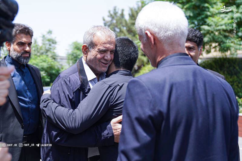 عکس/ حضور رئیس جمهور منتخب در کمپ تیمهای ملی کشتی