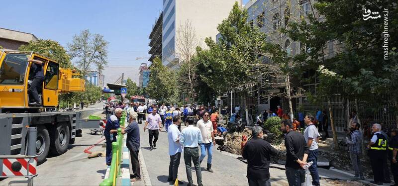 فرونشست زمین در میدان ونک یک مصدم برجای گذاشت + عکس