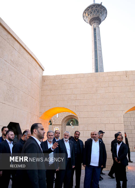 بازدید «اسماعیل هنیه» و «زیاد النخالة» از سرزمین تمدنها در برج میلاد