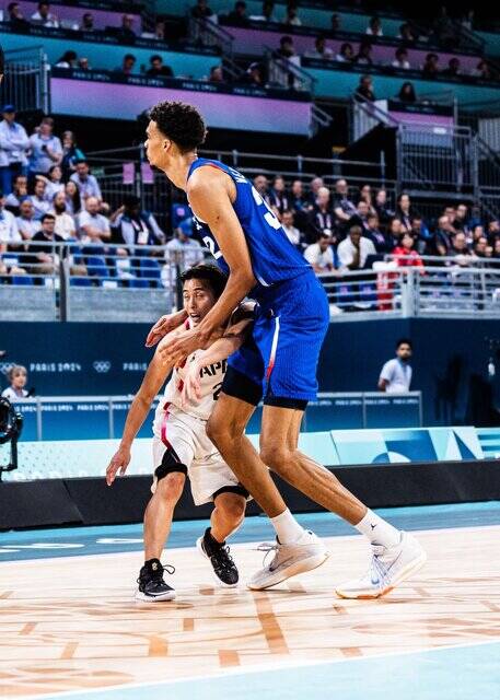 تقابل بلندترین و کوتاهترین بسکتبالیستهای المپیک + عکس