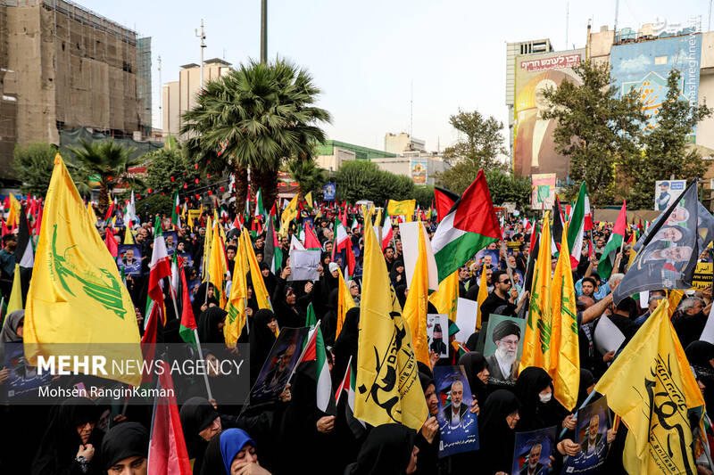 تجمع مردم تهران در محکومیت ترور شهید اسماعیل هنیه تجمع مردم تهران در محکومیت ترور شهید اسماعیل هنیه