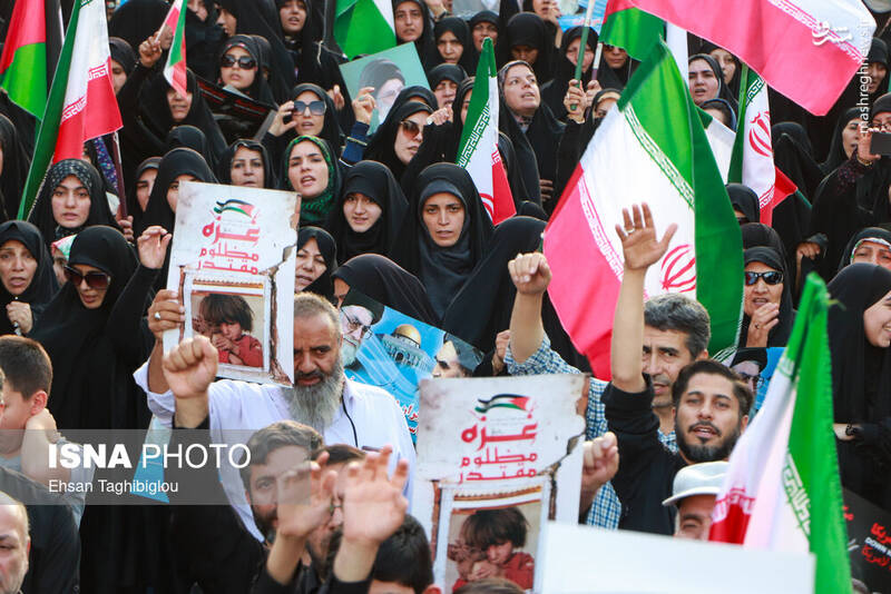 تجمع مردم زنجان در محکومیت ترور شهید اسماعیل هنیه توسط رژیم صهیونیستی تجمع مردم زنجان در محکومیت ترور شهید اسماعیل هنیه توسط رژیم صهیونیستی