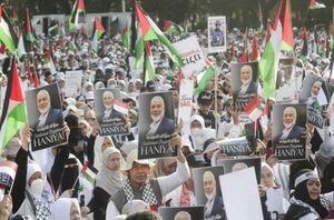 جیمی جامپ در زمین فوتبال با رنگ و بوی فلسطین