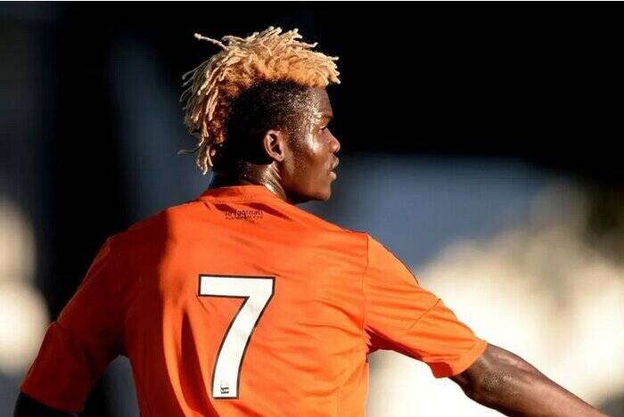 ستاره ۱۶ میلیون یورویی ساندرلند در استقلال؛ هایجک آبیپوشان از لیگ عربستان