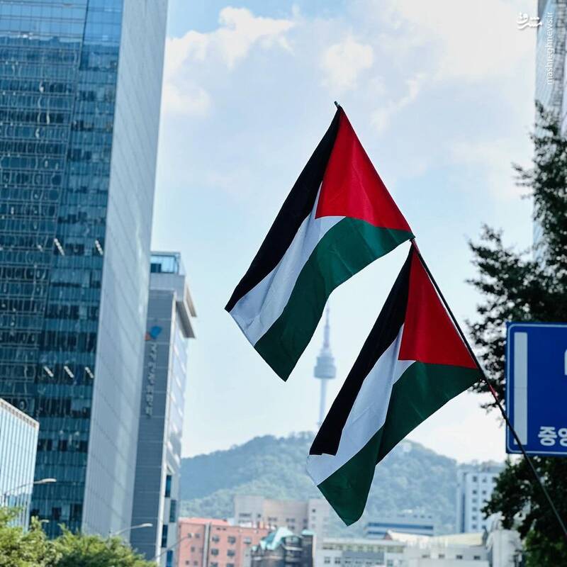 تصاویر شهید هنیه در دست تظاهرات کنندگان در سئول