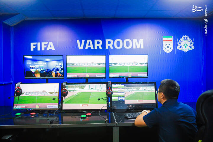 چرا تیم نکونام بعد از گل عقب میایستد؟/ چه اتفاقی افتاده که تحریم VAR تمام شد؟/ الان چه وقت شخم زدن ورزشگاه آزادی بود!