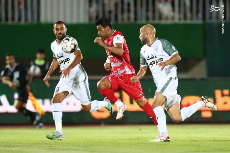 تاج در فیفا سمت گرفت؛ فوتبال ایران همچنان دربهدر یک زمین فوتبال!