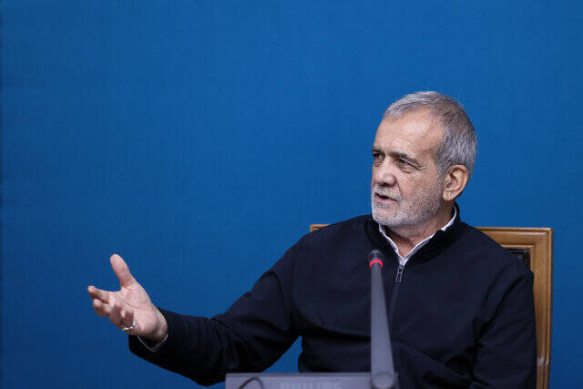 مصوب کردن پروژه سینمایی یک میلیون دلاری علی رغم دستور رئیس جمهور/ چرا کارمند پلتفرم پرحاشیه در دقیقه ۹۰ مامور ساخت پروژه گرانقمیت شد؟