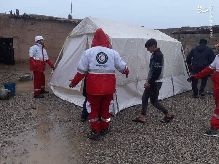 غافلگیری جنوب و غرب کرمان از سیل و طوفان / انسداد راههای روستایی و خسارت نخلها 3