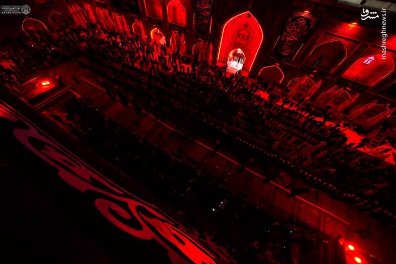 عکس/ پرچم حرم امیرالمومنین(ع) به رنگ ماتم درآمد