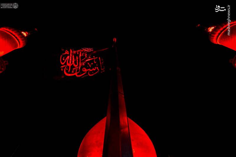 عکس/ پرچم حرم امیرالمومنین(ع) به رنگ ماتم درآمد
