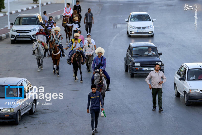 عکس/ کاروان سوارکاران بجنورد در راه مشهد الرضا (ع)