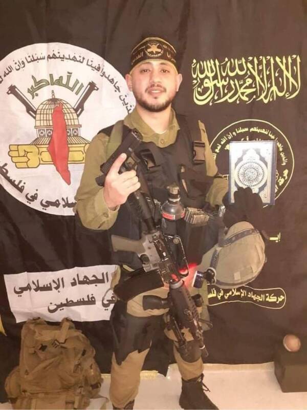 فرمانده ای که نامش باعث وحشت صهیونیستها بود/ شهید ابوشجاع: میدان است که صحبت میکند و میدان است که حرف آخر را میزند و نتیجه را تعیین میکند/ ما برای «یکی از دو خوبی» یعنی پیروزی یا شهادت مبارزه میکنیم + عکس و فیلم