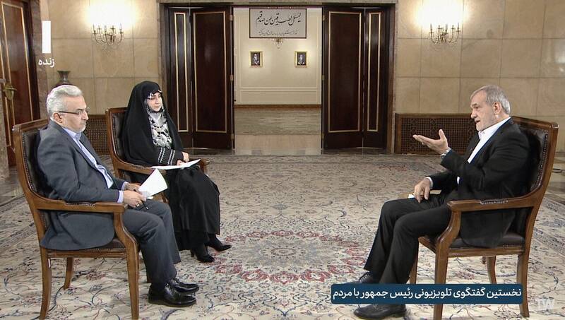 پزشکیان: آمادهام هرماه با مردم صحبت کنم/ برخورد با مردم ربطی به تحریم ندارد/ شاخص دولت ما، رضایت مردم است