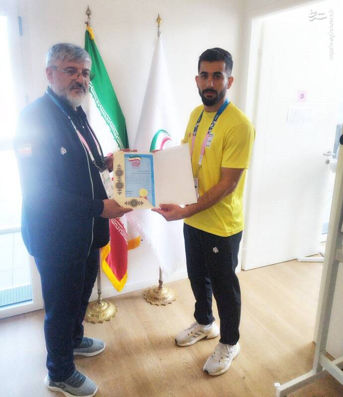 عکس/ اهدای پاداش پارالمپیکیهای پای سکو