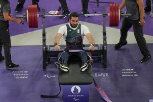 پاراوزنهبردار ایران مدال برنز پارالمپیک را گرفت