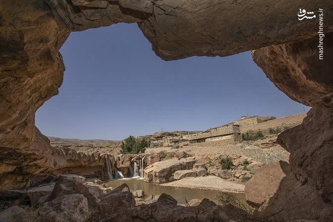 آبشار زیبای افرینه در لرستان؛ دوستی میان صخره و رود