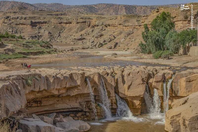 آبشار زیبای افرینه در لرستان؛ دوستی میان صخره و رود