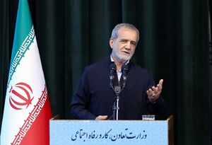 توسعه و ترویج روح تعاون و فرهنگ یاریگری در جامعه باید از مدرسه و دانشگاه آغاز شود / مشارکت مردمی و روابط بین بخشی از جمله راهکارهای موثر در تحقق اهداف سازمانها بویژه تعاونی‌ها است / تاکید بر آمادگی دولت برای رفع موانع پیش روی تعاونی‌های کشور