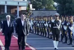فیلم / بدرقه رسمی رئیسجمهور در سفر به عراق