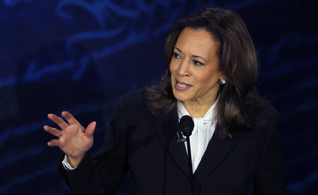 هریس: دولت ترامپ یک کسری بودجه بیسابقه در تاریخ ما به بار آورد/ ترامپ: هریس یک مارکسیست است/ هریس: اگر واقعا میخواهید ترامپ را بشناسید از آدمهایی که با او کار کردند بپرسید/ ترامپ: افراد با اتوبوس برای تبلیغات به میتینگهای انتخاباتی هریس میروند