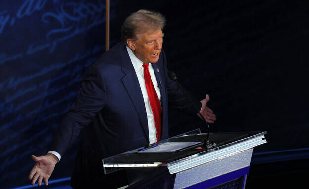 هریس: دولت ترامپ یک کسری بودجه بیسابقه در تاریخ ما به بار آورد/ ترامپ: هریس یک مارکسیست است/ هریس: اگر واقعا میخواهید ترامپ را بشناسید از آدمهایی که با او کار کردند بپرسید/ ترامپ: افراد با اتوبوس برای تبلیغات به میتینگهای انتخاباتی هریس میروند