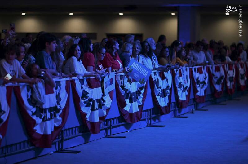 عکس / حاشیههای مناظره ترامپ و هریس 3