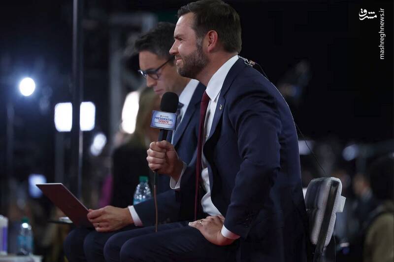 عکس / حاشیههای مناظره ترامپ و هریس 5