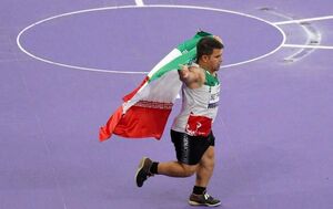 فیلم / صحبتهای صادق بیت سیاح قهرمان پارالمپیک درباره پرچم یا امالبنین