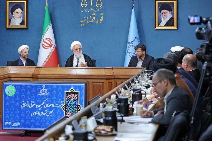 تاکید رئیس قوه قضاییه بر نقش وکلا در رسیدگیهای قضایی