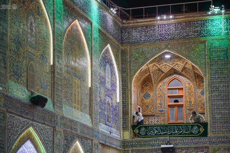 عکس / نصب کتیبههای ولادت پیامبر (ص) در حرم علوی 8