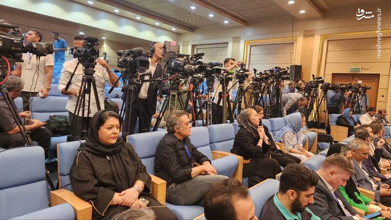 آغاز نخستین نشست خبری رئیس جمهور دولت چهاردهم