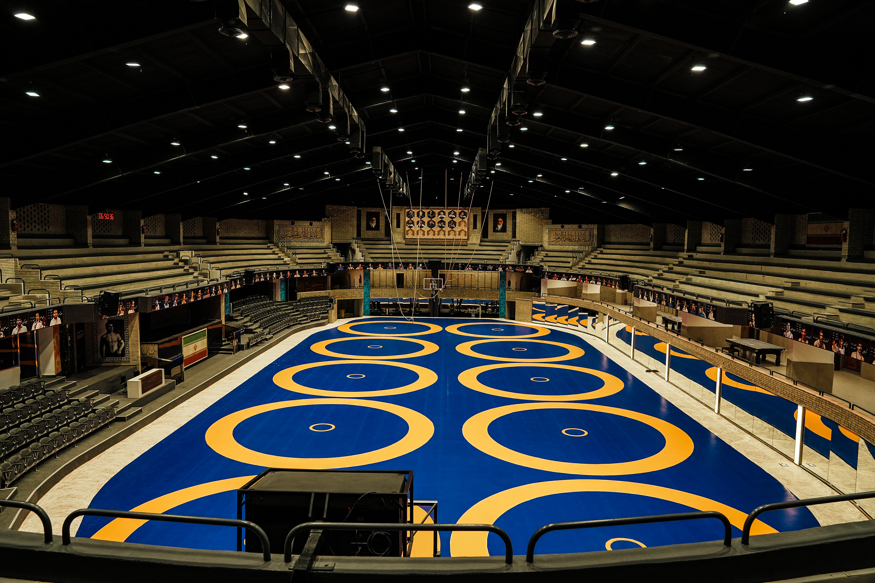 تیم الغرافه هم به استقلال باخت هم به زمین/ کاری نمانده که با آن آبروی فوتبالمان را نبریم/ کاش فدراسیون فوتبال هم مثل کشتی اداره میشد