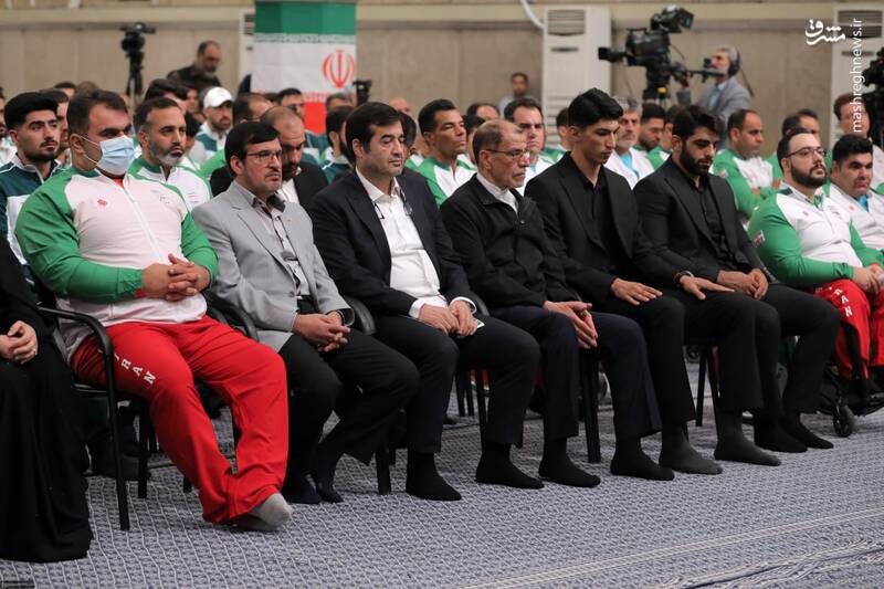 عکس / دیدار ورزشکاران بازیهای المپیک و پارالمپیک با رهبر انقلاب 8