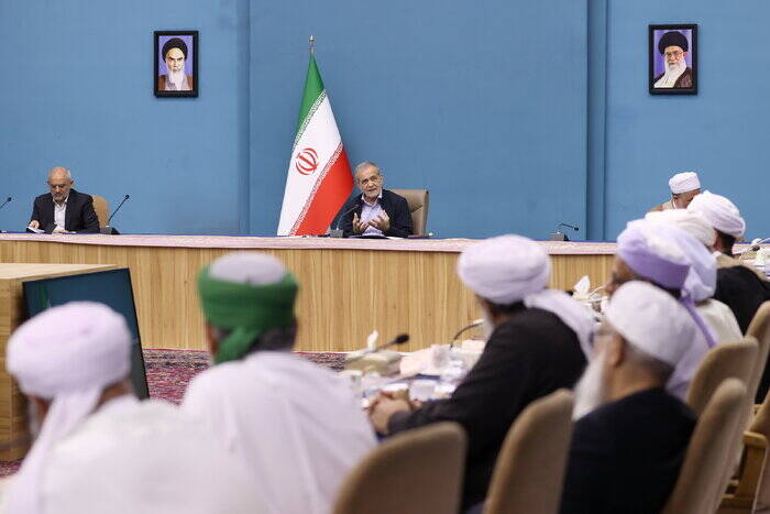 پزشکیان: فارغ از قومیت، نژاد، مذهب و وابستگی جناحی به افراد توانمند مسئولیت میدهیم