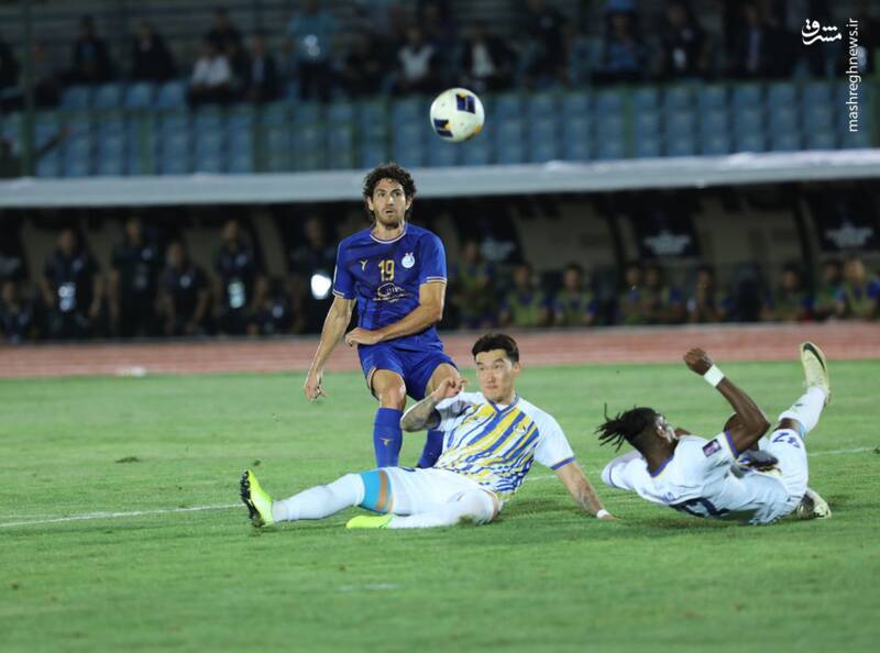 تیم الغرافه هم به استقلال باخت هم به زمین/ کاری نمانده که با آن آبروی فوتبالمان را نبریم/ کاش فدراسیون فوتبال هم مثل کشتی اداره میشد