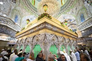عکس / گلآرایی ضریح سیدالشهدا در ایام ولادت پیامبر اکرم (ص)