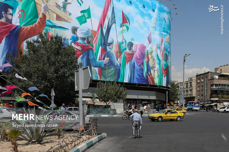 عکس / رونمایی از دیوارنگاره میدان انقلاب 7