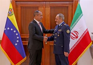 ایران با تمام توان از مادورو حمایت میکند