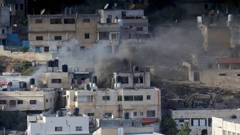 حمله رژیم صهیونیستی به بیروت/ شهادت دستکم ۱۲ نفر در حمله صهیونیستها/ حمله حزب الله با ۱۰۰ موشک به شمال سرزمین های اشغالی/ کاخ سفید: ما اطلاعی از این حمله نداشتیم + فیلم