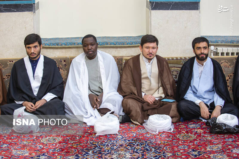 عکس / مراسم عمامه گذاری طلاب در روز میلاد پیامبر اسلام (ص) 9