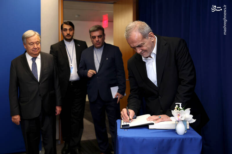 امضا دفتر یادبود سازمان ملل