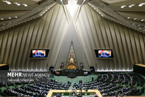 نمایندگان با استعفای حسینزاده از نمایندگی مجلس مخالفت کردند