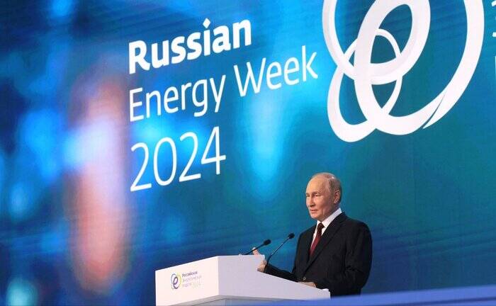 غرب از رقابت در حوزه انرژی میترسد