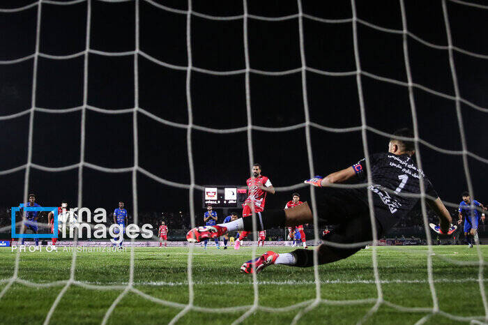 استقلالیها خدا را شکر کنند که ارونوف نبود/ باید باخت به الاهلی را جبران کنیم