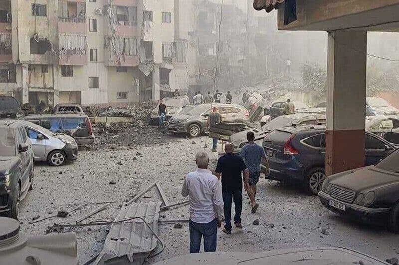 حملات هوایی جنگندههای رژیم صهیونیستی به بیروت/ ادعای رسانه های عبری زبان درباره حمله به مقر اصلی حزب الله/ آماده باش سراسری در سرزمین های اشغالی/ بیش از ۳۰ حمله هوایی رژیم صهیونیستی به ضاحیه + عکس و فیلم